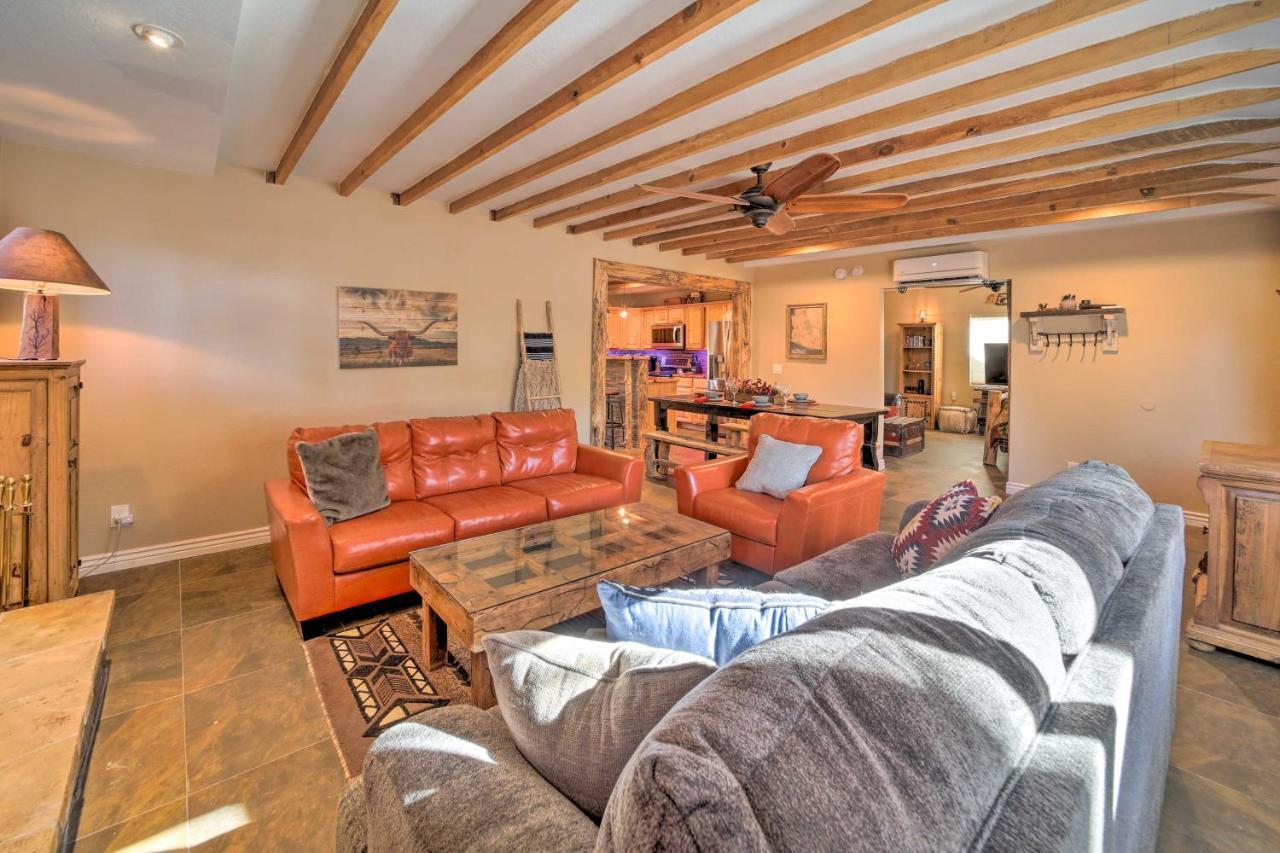 Cozy Cabin Retreat With Patio And Fenced Yard Payson Esterno foto