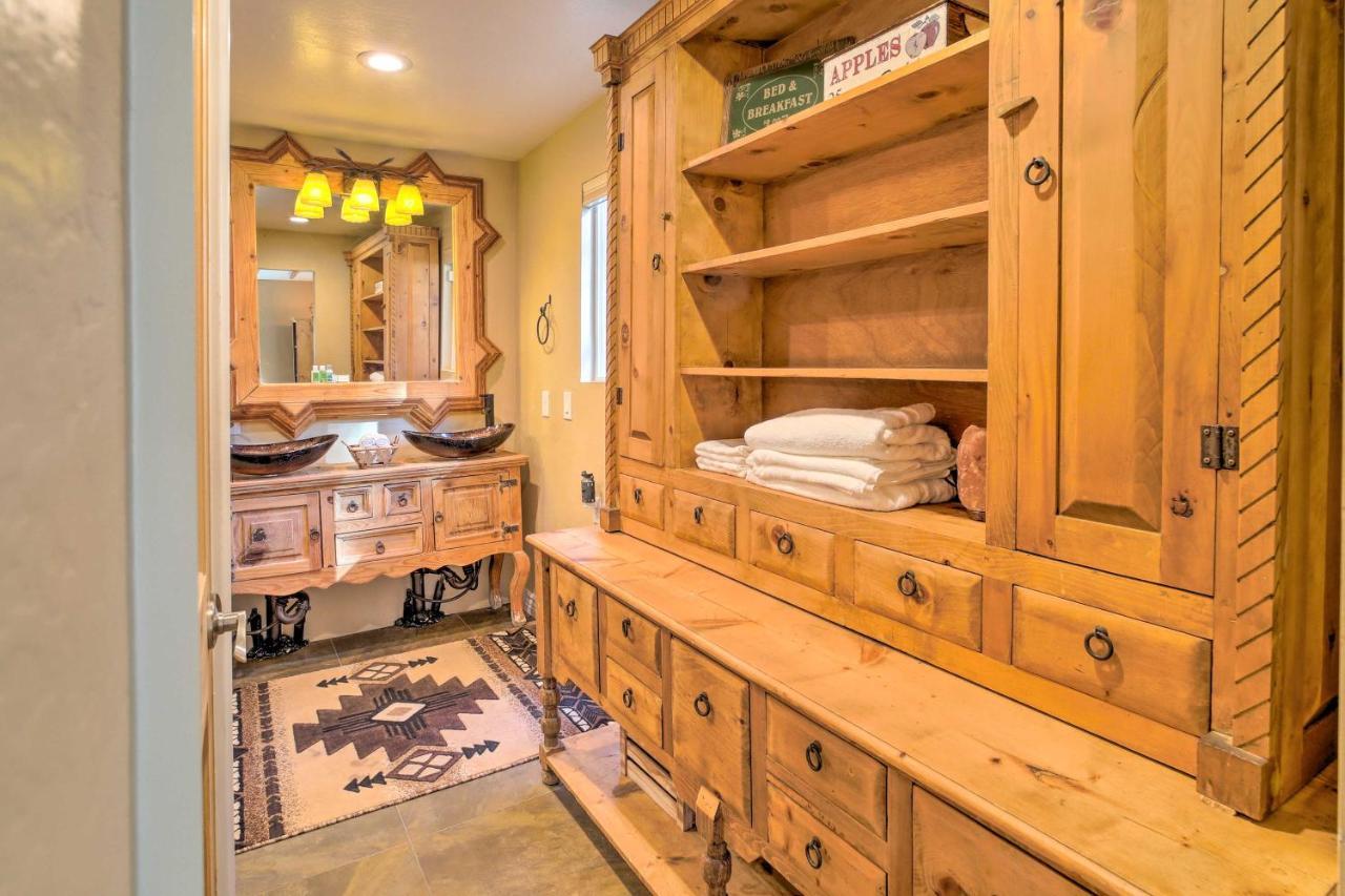 Cozy Cabin Retreat With Patio And Fenced Yard Payson Esterno foto
